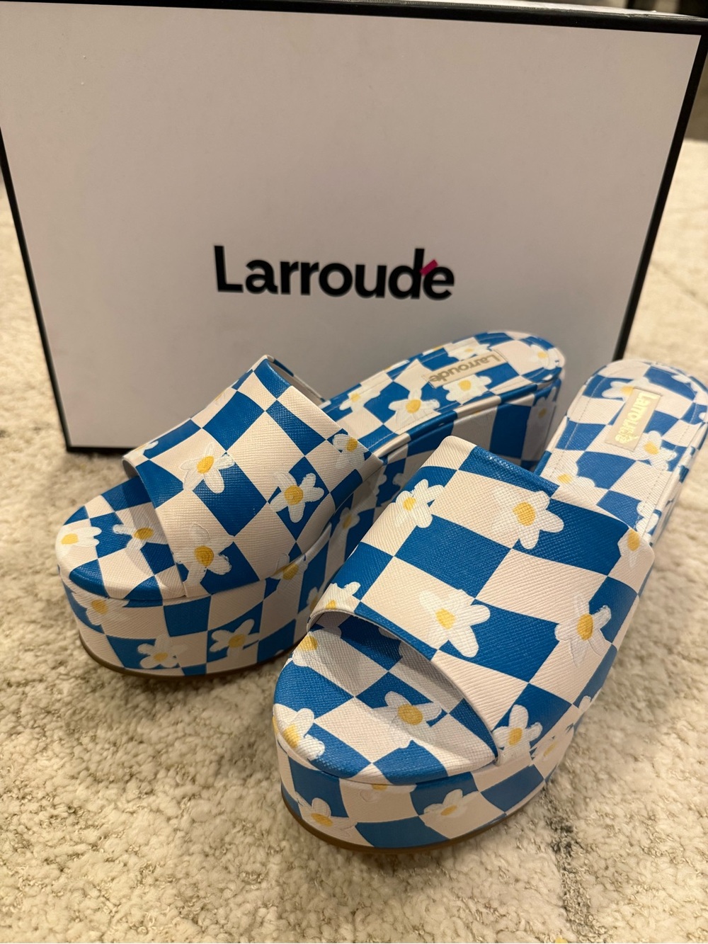 Larroude Blue & White Daisy Checker Platform Slide Sandals Size 8.5 NEW WITH TAG